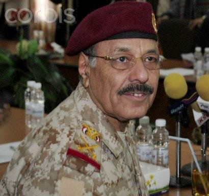 اللواء علي محسن يعترف: كنت الرجل الأول في نظام علي عبدالله صالح اللواء علي محسن يعترف: كنت الرجل الأول في نظام علي عبدالله صالح